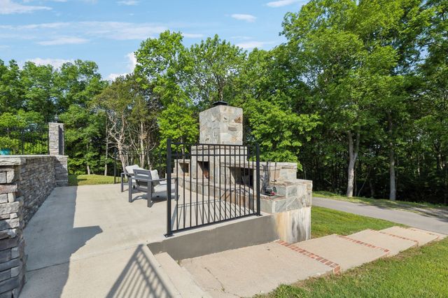 150 Valley Vista Dr, Carthage, TN 37030