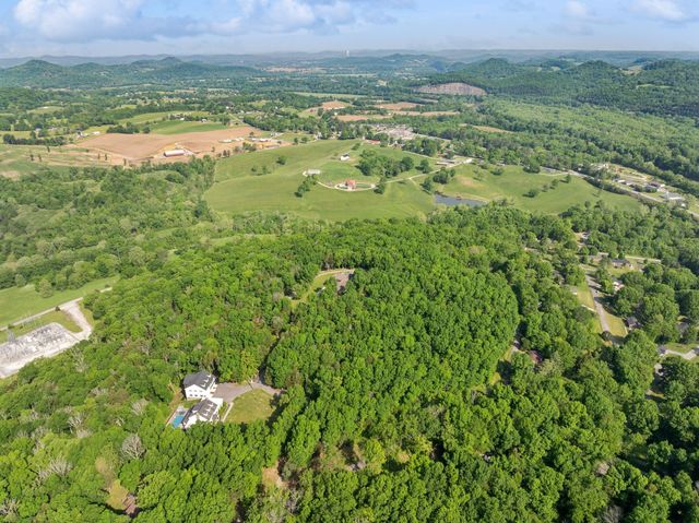 150 Valley Vista Dr, Carthage, TN 37030