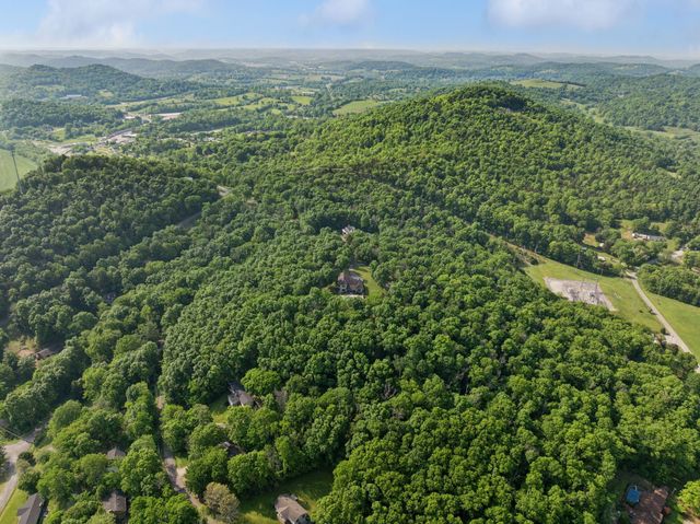 150 Valley Vista Dr, Carthage, TN 37030