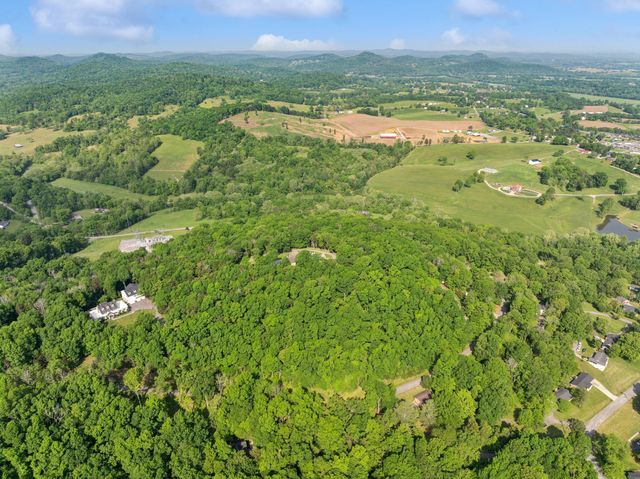 150 Valley Vista Dr, Carthage, TN 37030