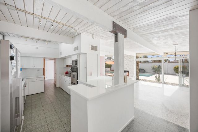 620 N Camino Real, Palm Springs, CA 92262