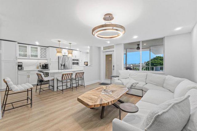 108 Paradise Harbour Boulevard 502, North Palm Beach, FL 33408