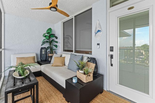 108 Paradise Harbour Boulevard 502, North Palm Beach, FL 33408