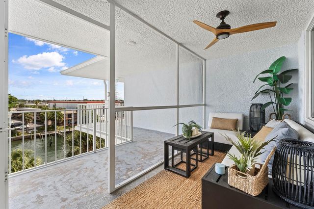 108 Paradise Harbour Boulevard 502, North Palm Beach, FL 33408