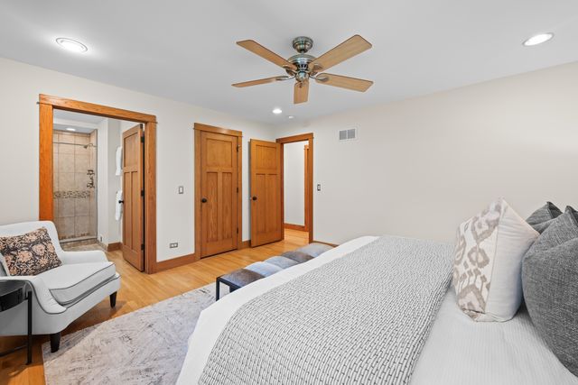 23W212 Blackcherry Lane, Glen Ellyn, IL 60137