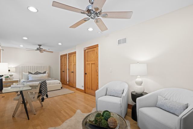 23W212 Blackcherry Lane, Glen Ellyn, IL 60137