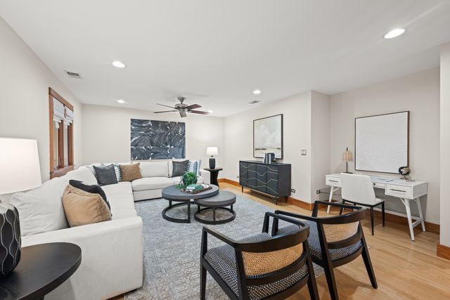 23W212 Blackcherry Lane, Glen Ellyn, IL 60137