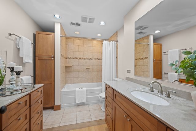 23W212 Blackcherry Lane, Glen Ellyn, IL 60137