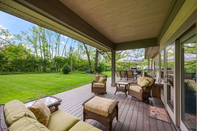23W212 Blackcherry Lane, Glen Ellyn, IL 60137