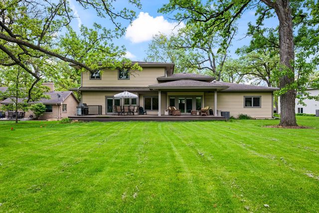 23W212 Blackcherry Lane, Glen Ellyn, IL 60137