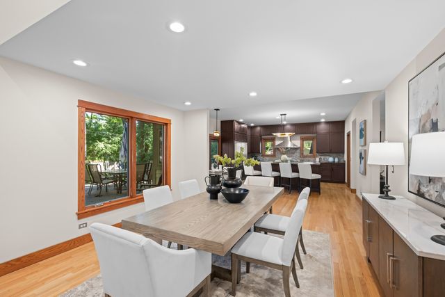 23W212 Blackcherry Lane, Glen Ellyn, IL 60137