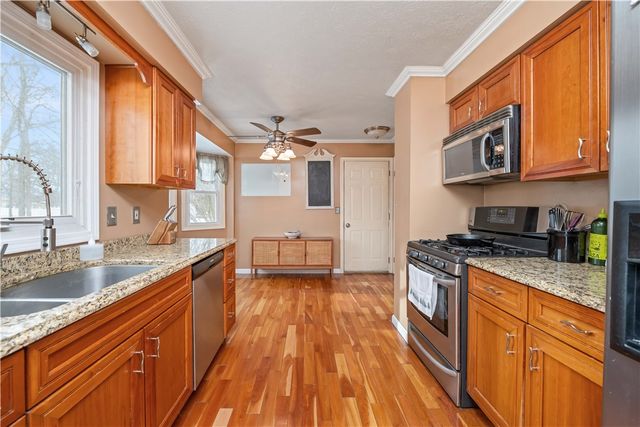 25 Tearose Meadow Lane, Clarkson, NY 14420