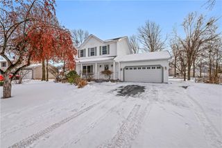 25 Tearose Meadow Lane, Clarkson, NY 14420