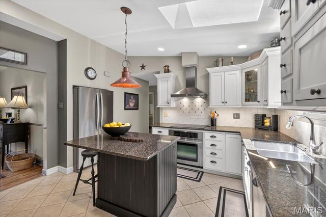125 Eau Claire Drive, St Charles, MO 63301