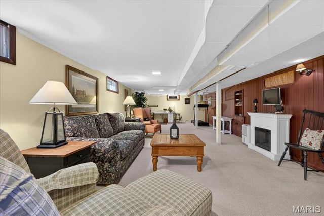 125 Eau Claire Drive, St Charles, MO 63301