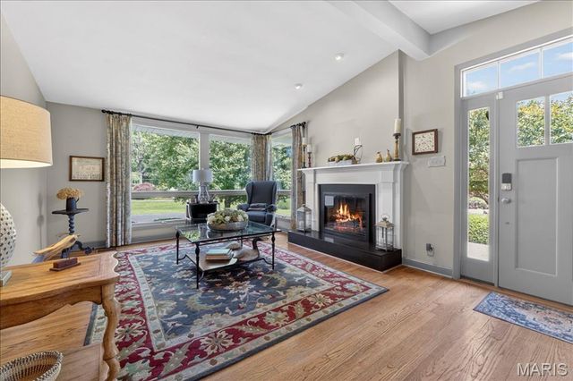 125 Eau Claire Drive, St Charles, MO 63301