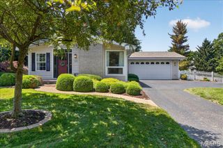 125 Eau Claire Drive, St Charles, MO 63301