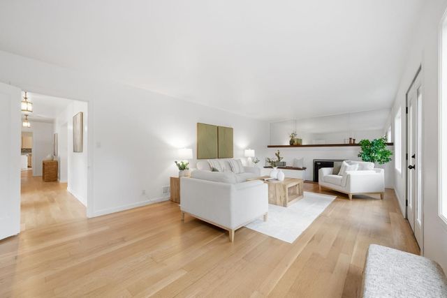 2425 Alameda De Las Pulgas, San Mateo, CA 94403