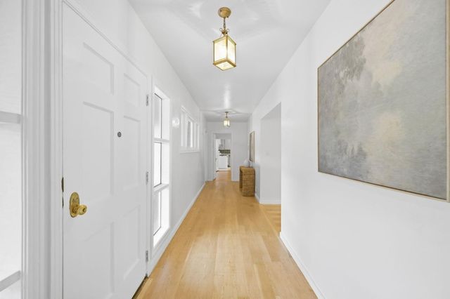 2425 Alameda De Las Pulgas, San Mateo, CA 94403