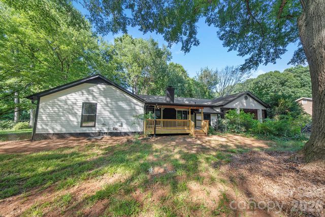 4739 Squirrel Nest Lane, Charlotte, NC 28227