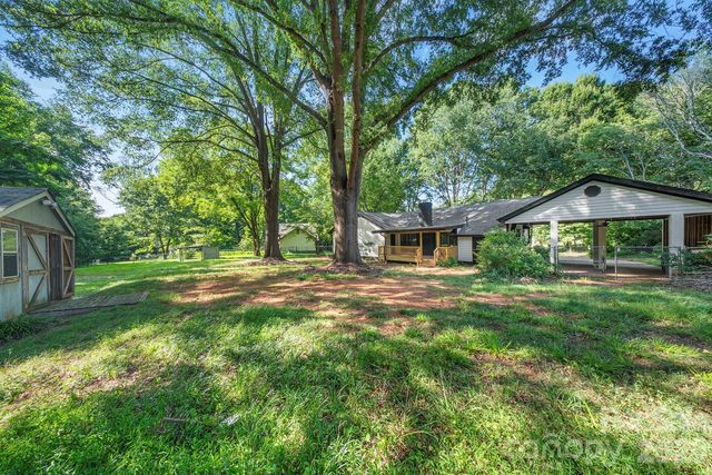 4739 Squirrel Nest Lane, Charlotte, NC 28227