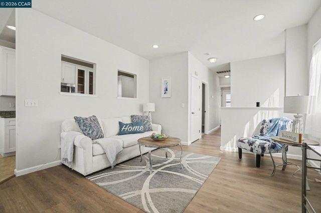 139 Rodeo Ave, Rodeo, CA 94572