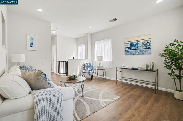 139 Rodeo Ave, Rodeo, CA 94572