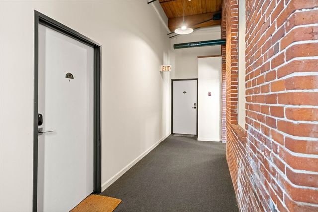 71 Princeton St 213, Chelmsford, MA 01863