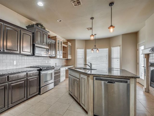 660 Westwind Dr, Newcastle, OK 73065