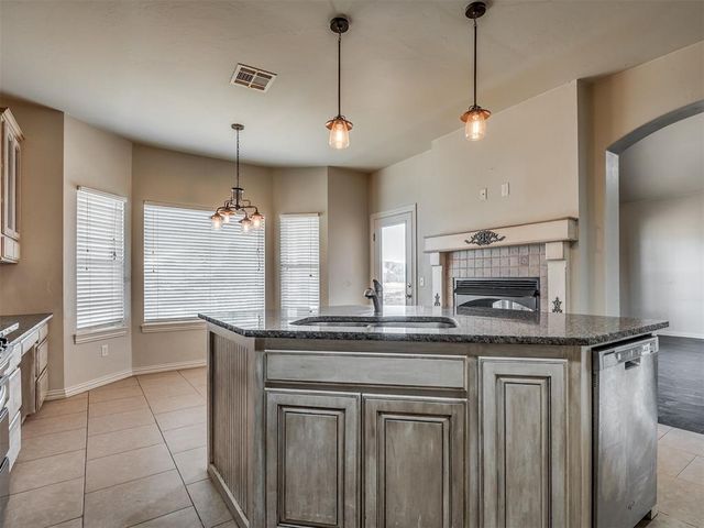 660 Westwind Dr, Newcastle, OK 73065