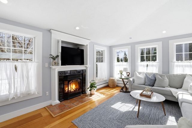 25 Irving Place, Holliston, MA 01746