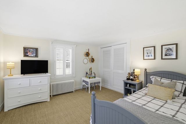 25 Irving Place, Holliston, MA 01746