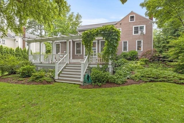25 Irving Place, Holliston, MA 01746