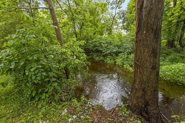 25 Irving Place, Holliston, MA 01746