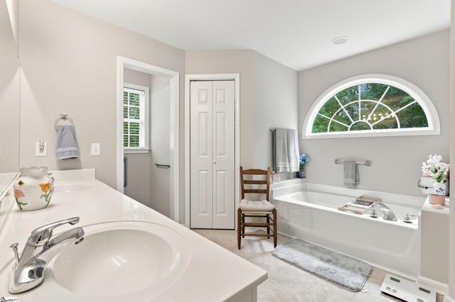 212 Crossington Way, Fountain Inn, SC 29644