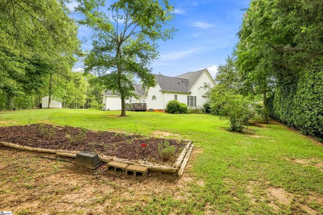 212 Crossington Way, Fountain Inn, SC 29644