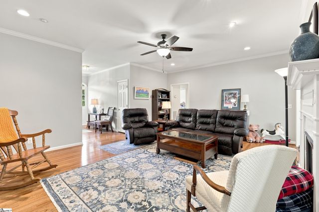 212 Crossington Way, Fountain Inn, SC 29644