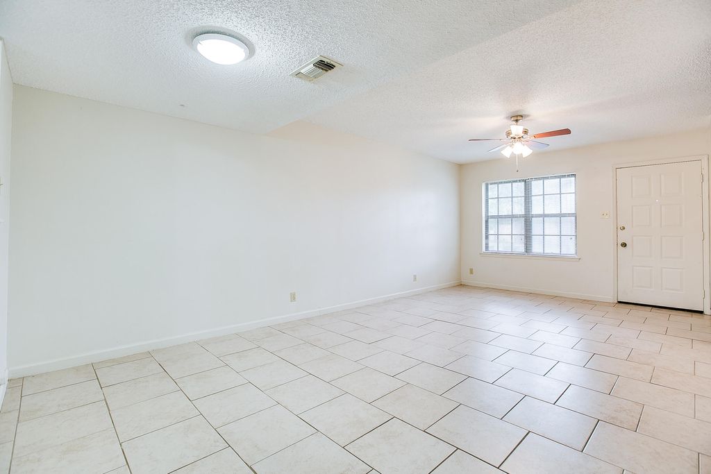 Image 6 of property listing at 1738 Utah Avenue, San Angelo, TX 76904