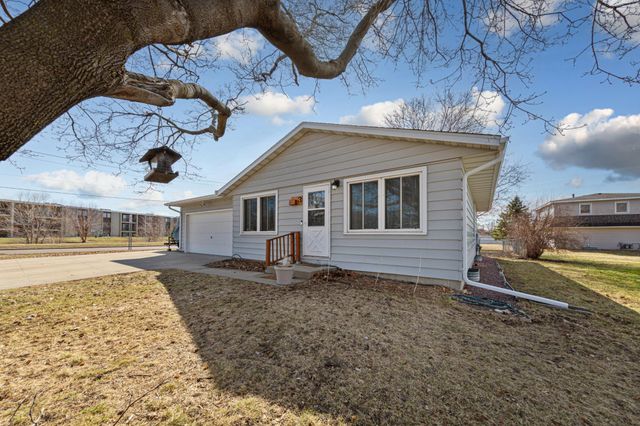 3 Devonshire Place, Mankato, MN 56001
