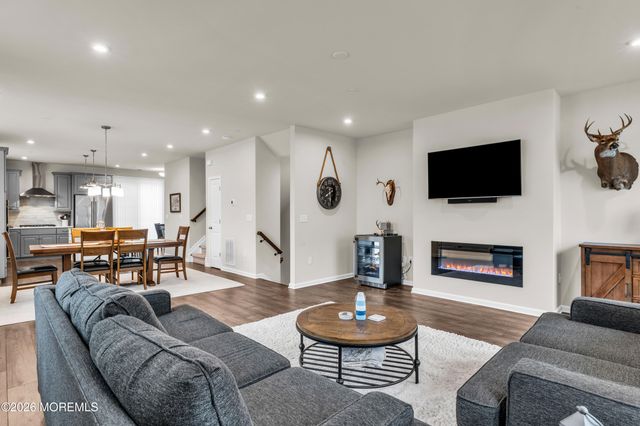 901 Arose Lane, Middletown, NJ 07748