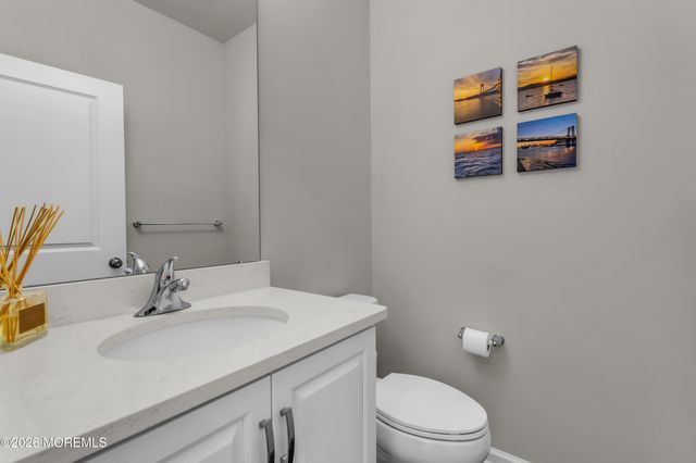 901 Arose Lane, Middletown, NJ 07748