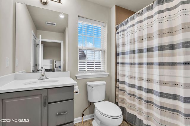 901 Arose Lane, Middletown, NJ 07748