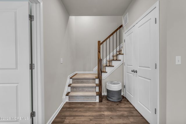 901 Arose Lane, Middletown, NJ 07748