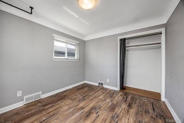 22435 Lange Street, St. Clair Shores, MI 48080