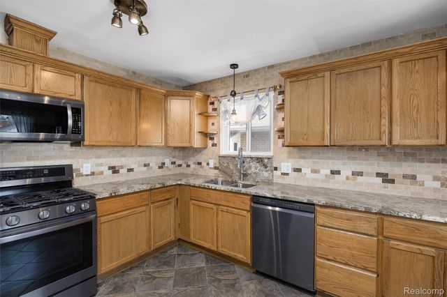 22435 Lange Street, St. Clair Shores, MI 48080