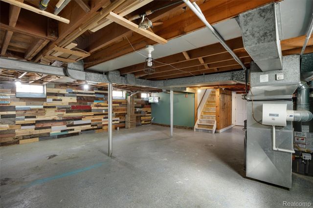 22435 Lange Street, St. Clair Shores, MI 48080