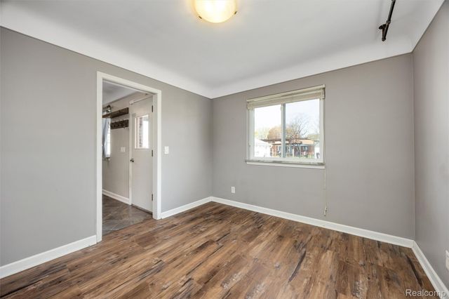 22435 Lange Street, St. Clair Shores, MI 48080