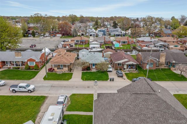 22435 Lange Street, St. Clair Shores, MI 48080