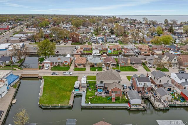 22435 Lange Street, St. Clair Shores, MI 48080