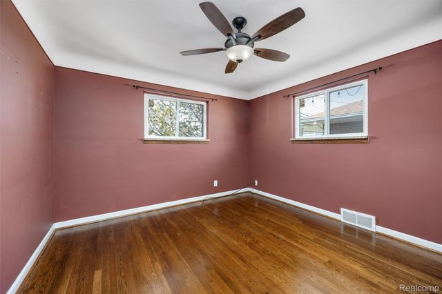 22435 Lange Street, St. Clair Shores, MI 48080